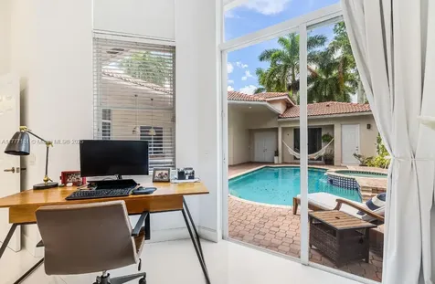 1604 Victoria Pointe Lane Weston FL 33327