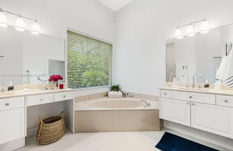 1604 Victoria Pointe Lane Weston FL 33327