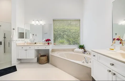 1604 Victoria Pointe Lane Weston FL 33327