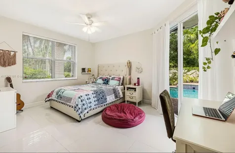 1604 Victoria Pointe Lane Weston FL 33327