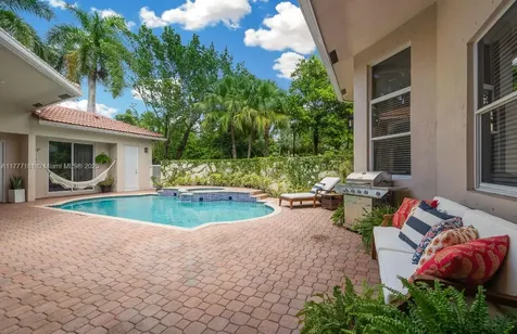 1604 Victoria Pointe Lane Weston FL 33327