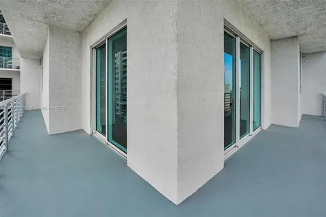 234 NE 3rd Street Miami FL 33132