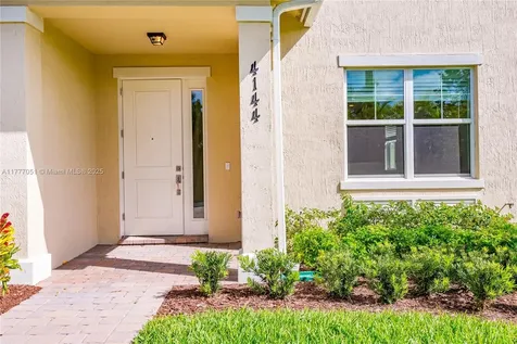 4144 Greenway Drive Hollywood FL 33021
