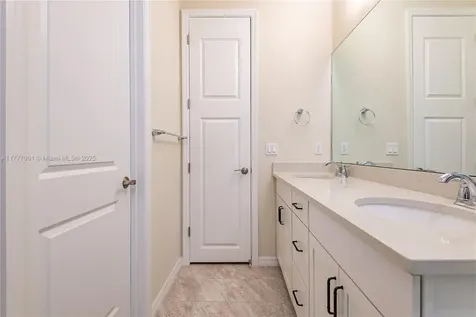 4144 Greenway Drive Hollywood FL 33021
