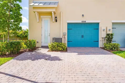 4144 Greenway Drive Hollywood FL 33021