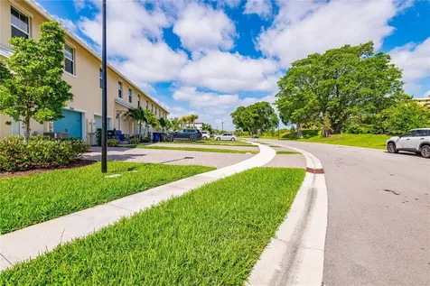 4144 Greenway Drive Hollywood FL 33021
