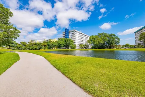 4144 Greenway Drive Hollywood FL 33021