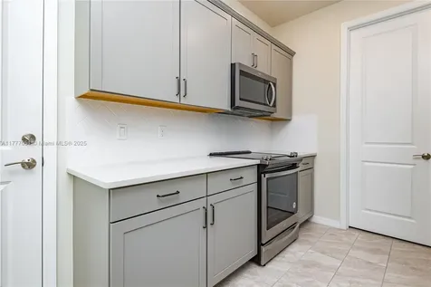 4144 Greenway Drive Hollywood FL 33021