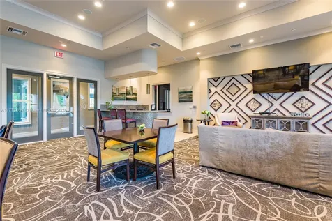 4144 Greenway Drive Hollywood FL 33021