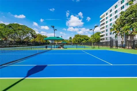 4144 Greenway Drive Hollywood FL 33021