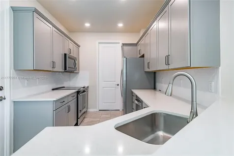 4144 Greenway Drive Hollywood FL 33021