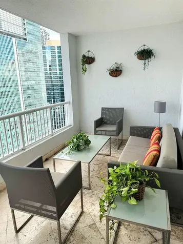 170 SE 14th Street Miami FL 33131