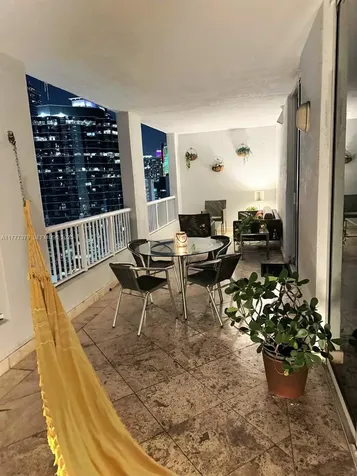 170 SE 14th Street Miami FL 33131