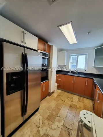 170 SE 14th Street Miami FL 33131