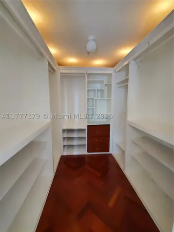170 SE 14th Street Miami FL 33131