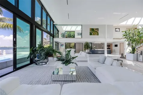 7960 Biscayne Point Circle Miami Beach FL 33141