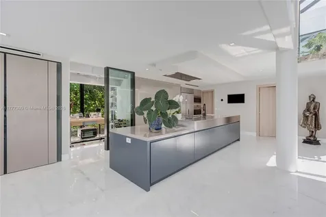 7960 Biscayne Point Circle Miami Beach FL 33141