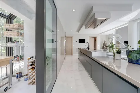 7960 Biscayne Point Circle Miami Beach FL 33141