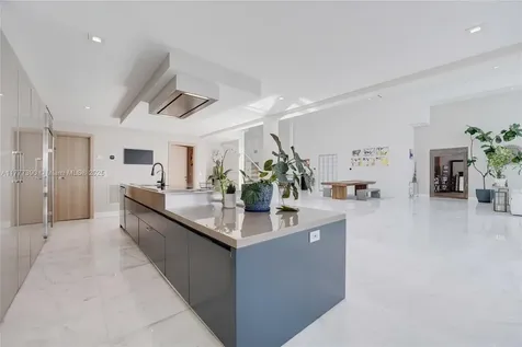 7960 Biscayne Point Circle Miami Beach FL 33141