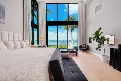 7960 Biscayne Point Circle Miami Beach FL 33141