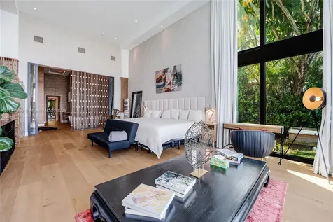 7960 Biscayne Point Circle Miami Beach FL 33141