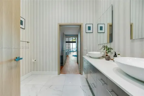 7960 Biscayne Point Circle Miami Beach FL 33141