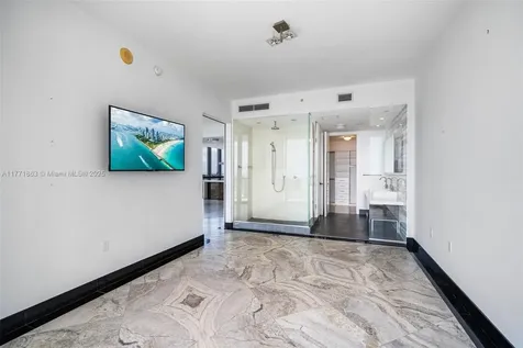1100 Biscayne Boulevard Miami FL 33132