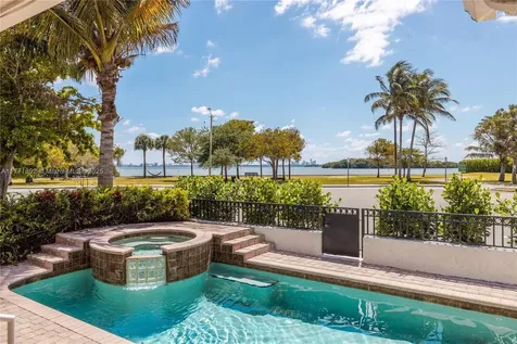 924 NE 71st Street Miami FL 33138