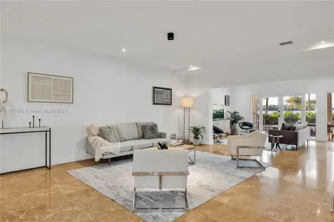 924 NE 71st Street Miami FL 33138