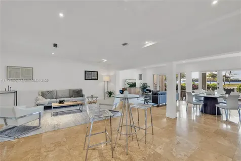 924 NE 71st Street Miami FL 33138