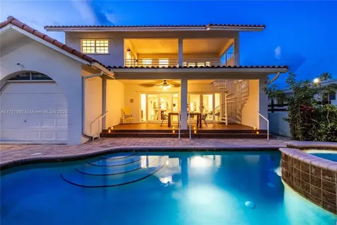 924 NE 71st Street Miami FL 33138