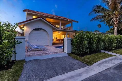 924 NE 71st Street Miami FL 33138