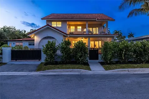 924 NE 71st Street Miami FL 33138