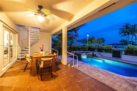 924 NE 71st Street Miami FL 33138