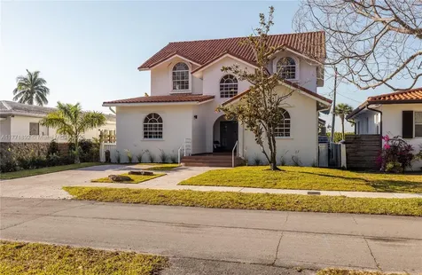 924 NE 71st Street Miami FL 33138