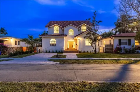 924 NE 71st Street Miami FL 33138