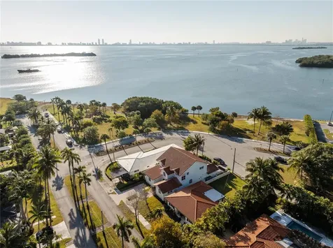 924 NE 71st Street Miami FL 33138