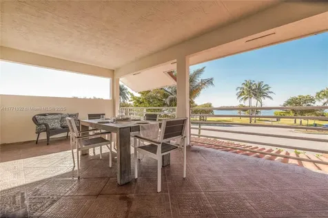924 NE 71st Street Miami FL 33138