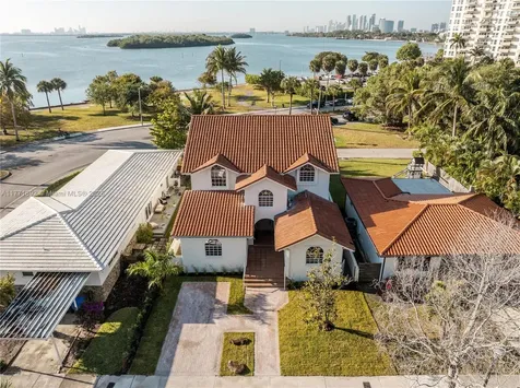 924 NE 71st Street Miami FL 33138