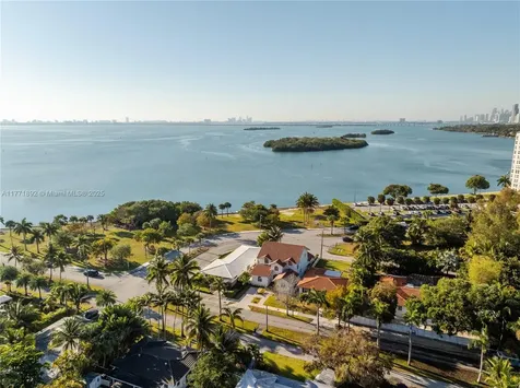 924 NE 71st Street Miami FL 33138