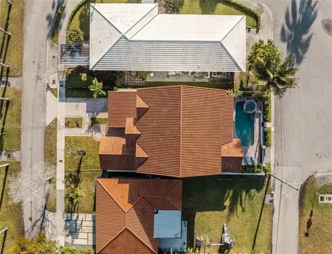 924 NE 71st Street Miami FL 33138