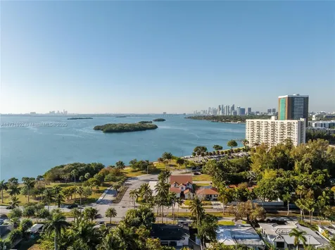 924 NE 71st Street Miami FL 33138