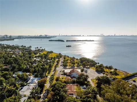 924 NE 71st Street Miami FL 33138