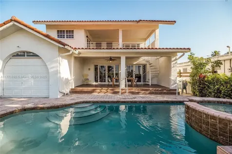 924 NE 71st Street Miami FL 33138