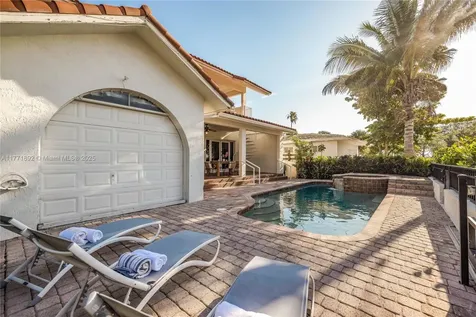 924 NE 71st Street Miami FL 33138