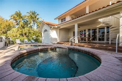 924 NE 71st Street Miami FL 33138