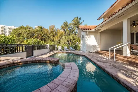 924 NE 71st Street Miami FL 33138