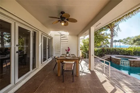 924 NE 71st Street Miami FL 33138