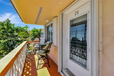 1012 SW 11th Street Hallandale Beach FL 33009