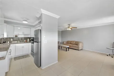 1012 SW 11th Street Hallandale Beach FL 33009
